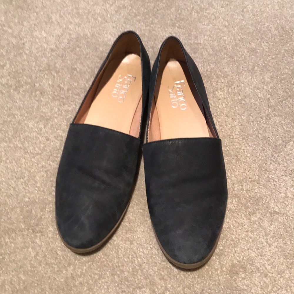 Flat shoes